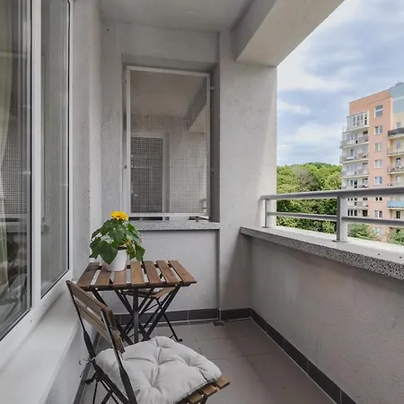 Etna Tranquil With Balcony By Renters * كولوبرزيغ