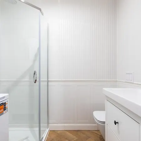 아파트 Etna Tranquil With Balcony By Renters 코워브제크