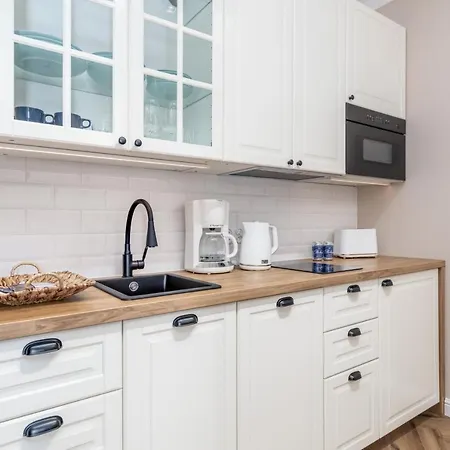 Etna Tranquil With Balcony By Renters 아파트 *