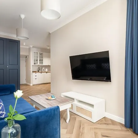 Etna Tranquil With Balcony By Renters 코워브제크