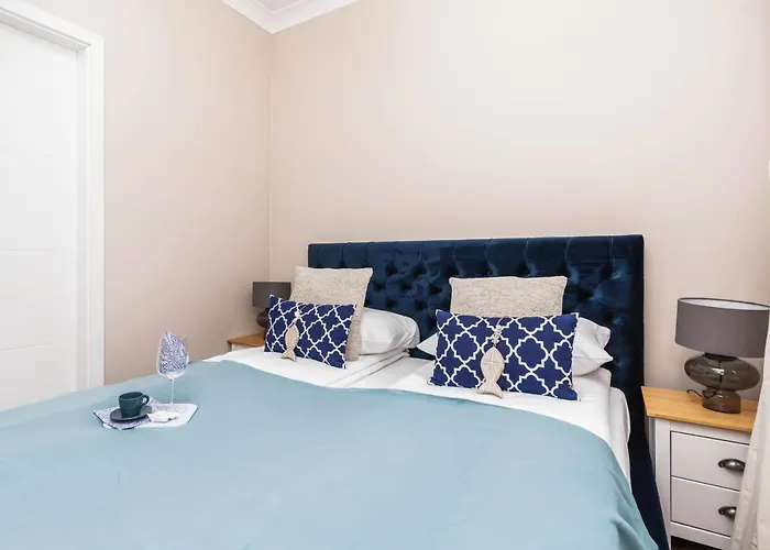 Etna Tranquil With Balcony By Renters Apartamento